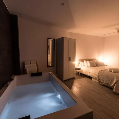 Moonkey - Mediterraneo Con Jacuzzi Y Luz Natural Apartment *